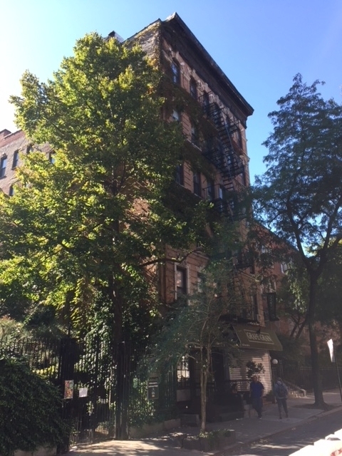 620 East 6th Street - Photo 3