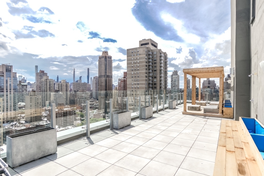 515 East 86th Street - Photo 3