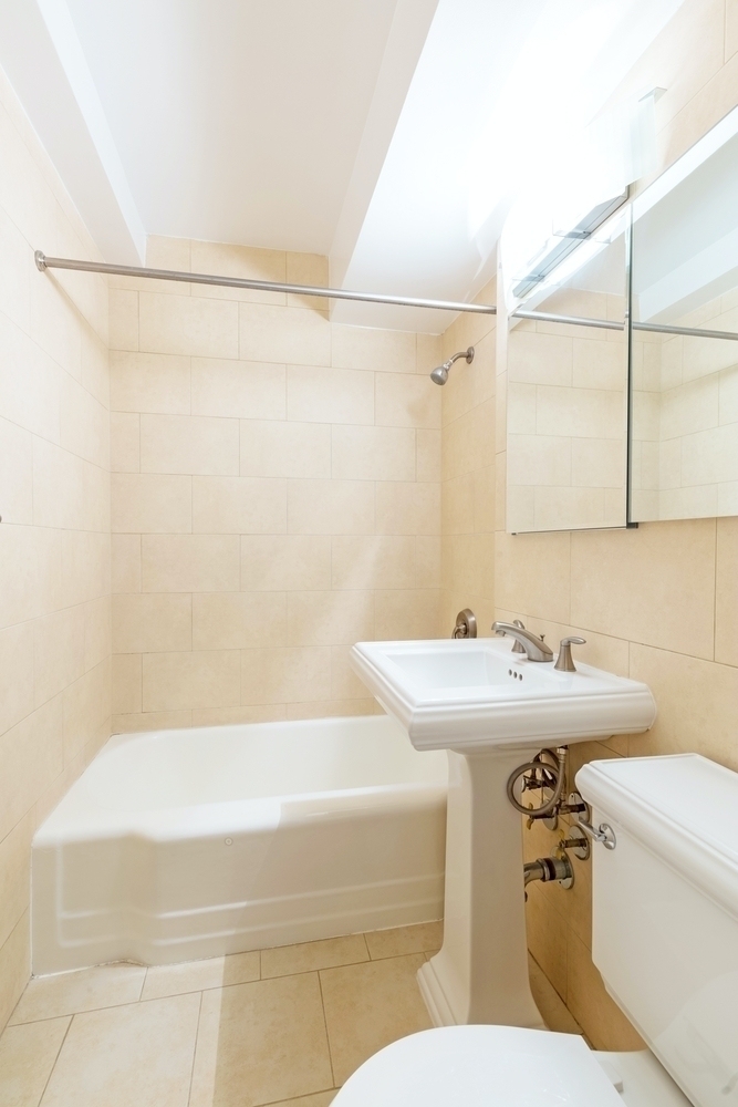 141 East 33rd Street - Photo 3