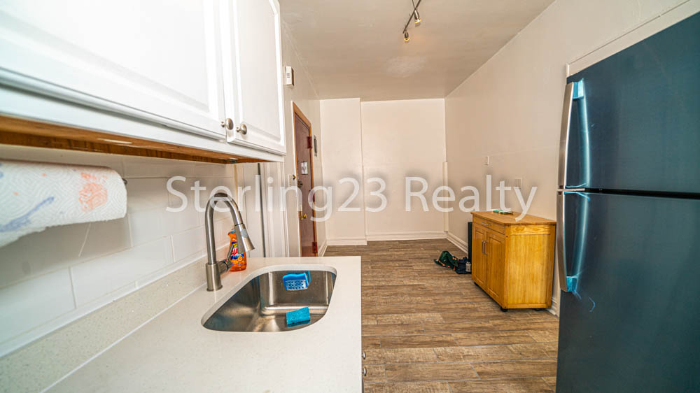 32-76 33rd Street - Photo 2