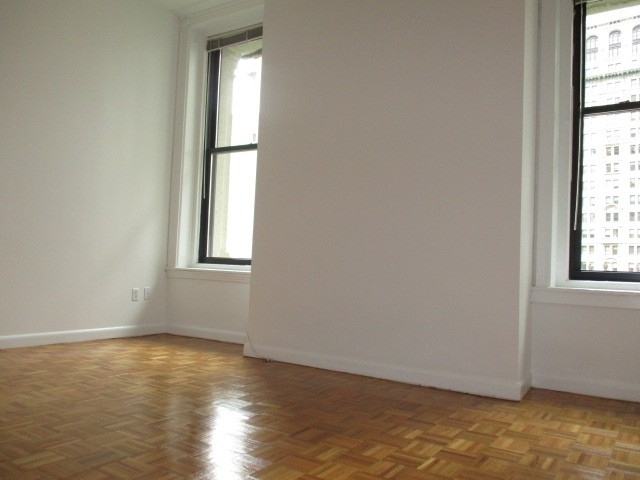 71 Broadway - Photo 1