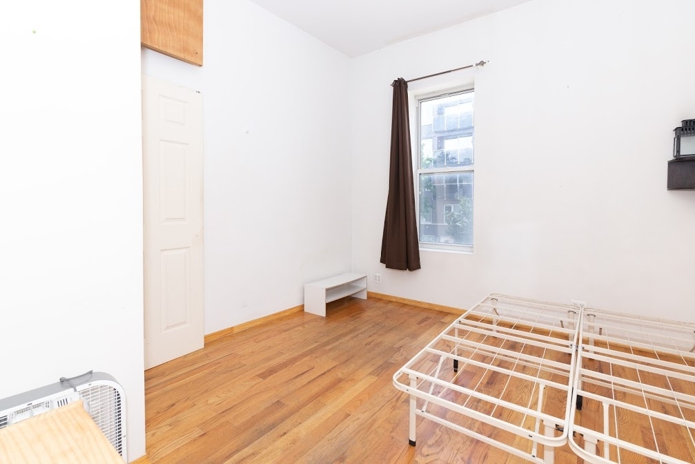 538 Grand Street - Photo 6