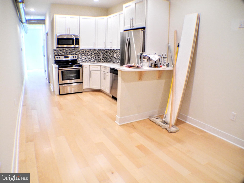 1305 Locust Street - Photo 2