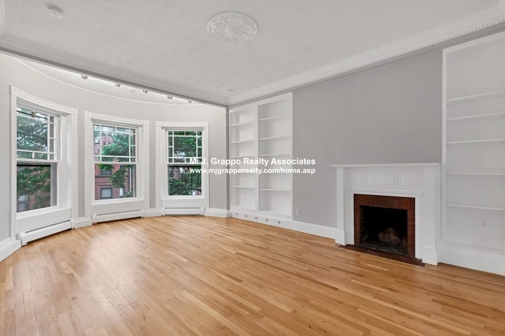 439 Marlborough St. - Photo 1