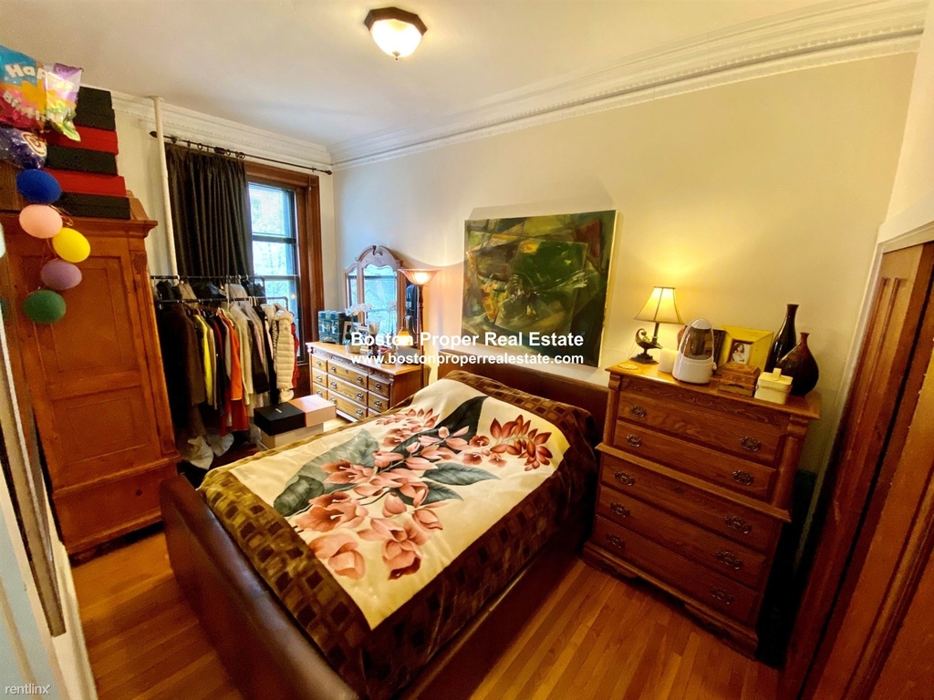 455 Beacon St Apt 1f - Photo 3