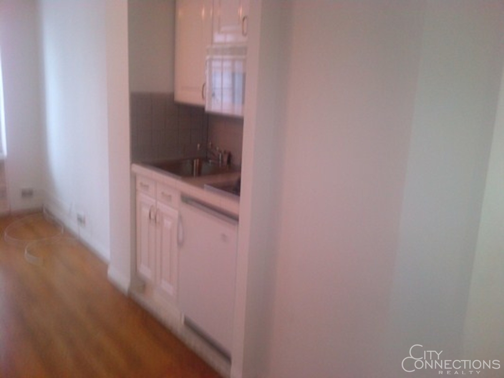 25 Tudor City Pl - Photo 1