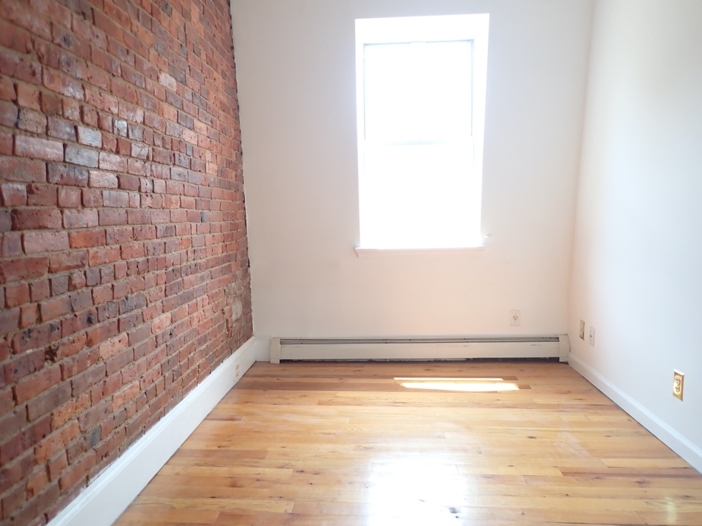 419 Myrtle Avenue - Photo 2