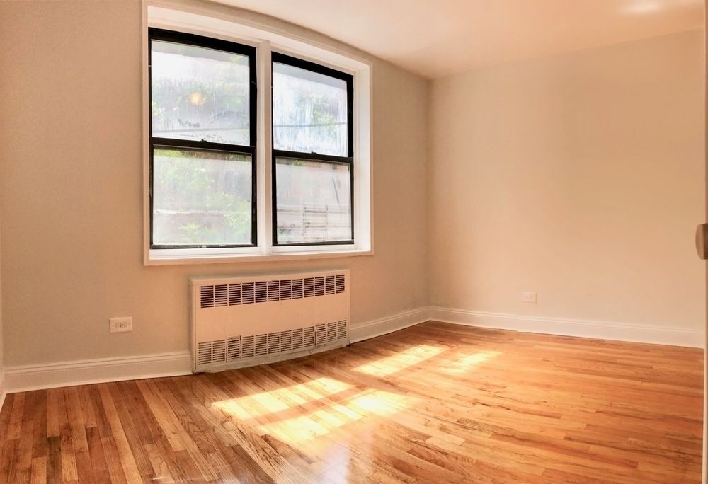 222 East 17th Street - Photo 1