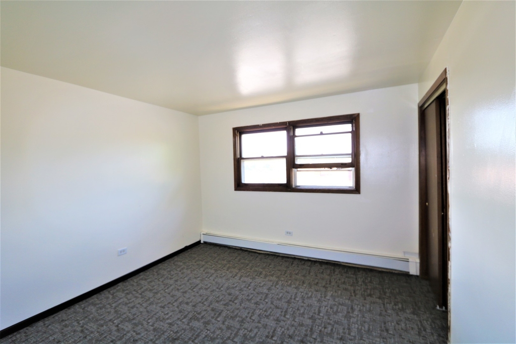 15038 Chicago Road - Photo 6