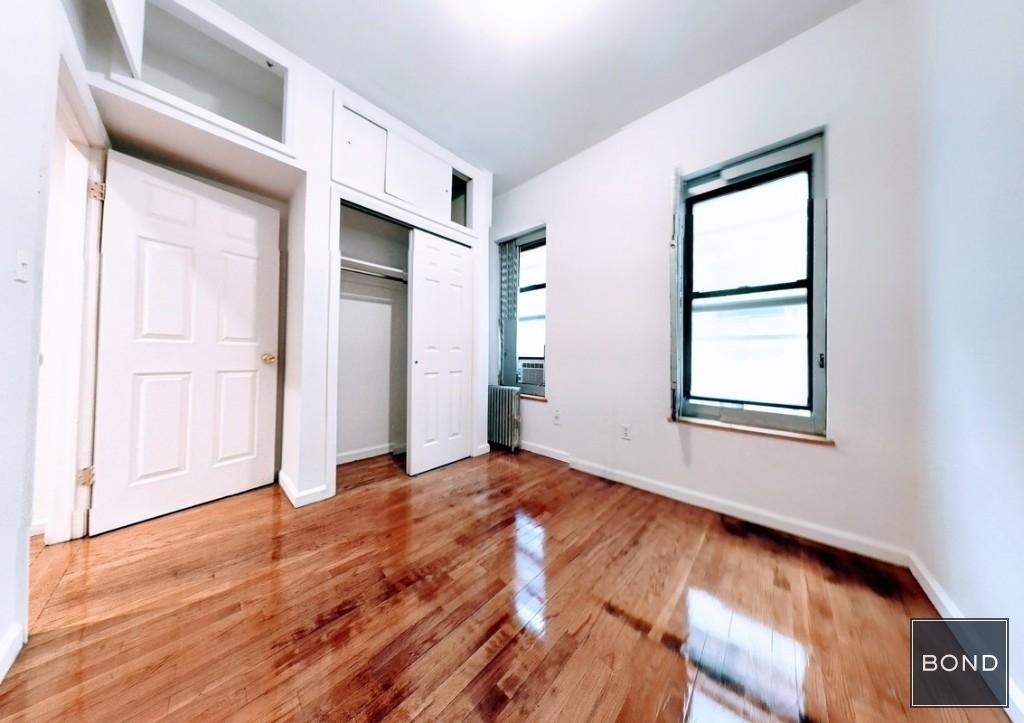 214 East 10th Street - Photo 2