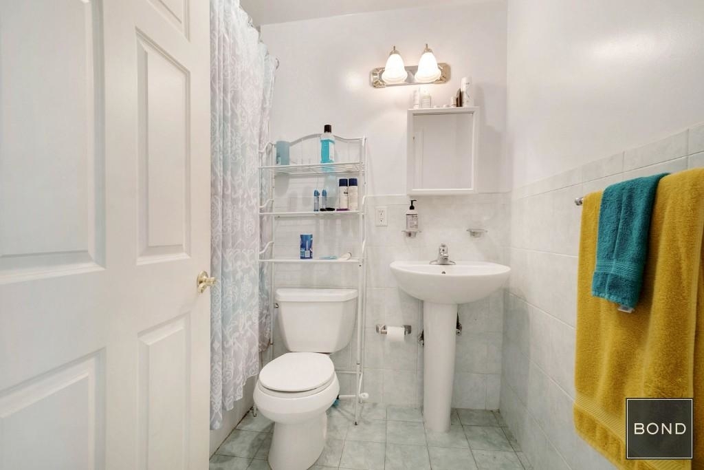 160 West 133rd Street - Photo 3