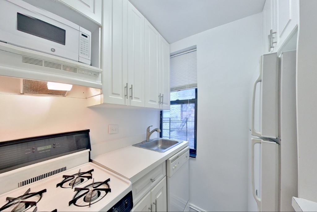 235 East 46th Street - Photo 2