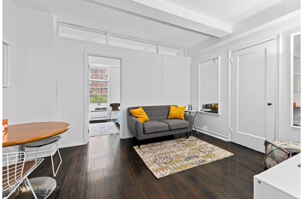 405 West 23rd St - Photo 8