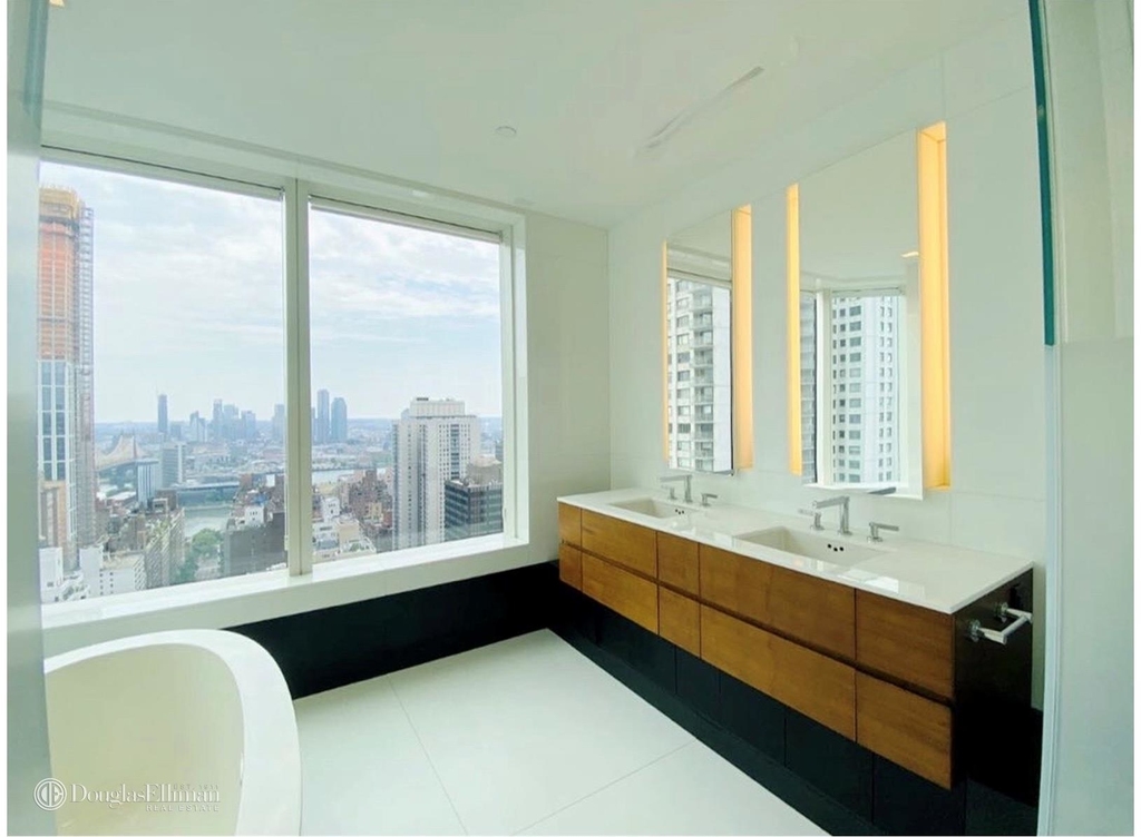 252 East 57th St - Photo 6