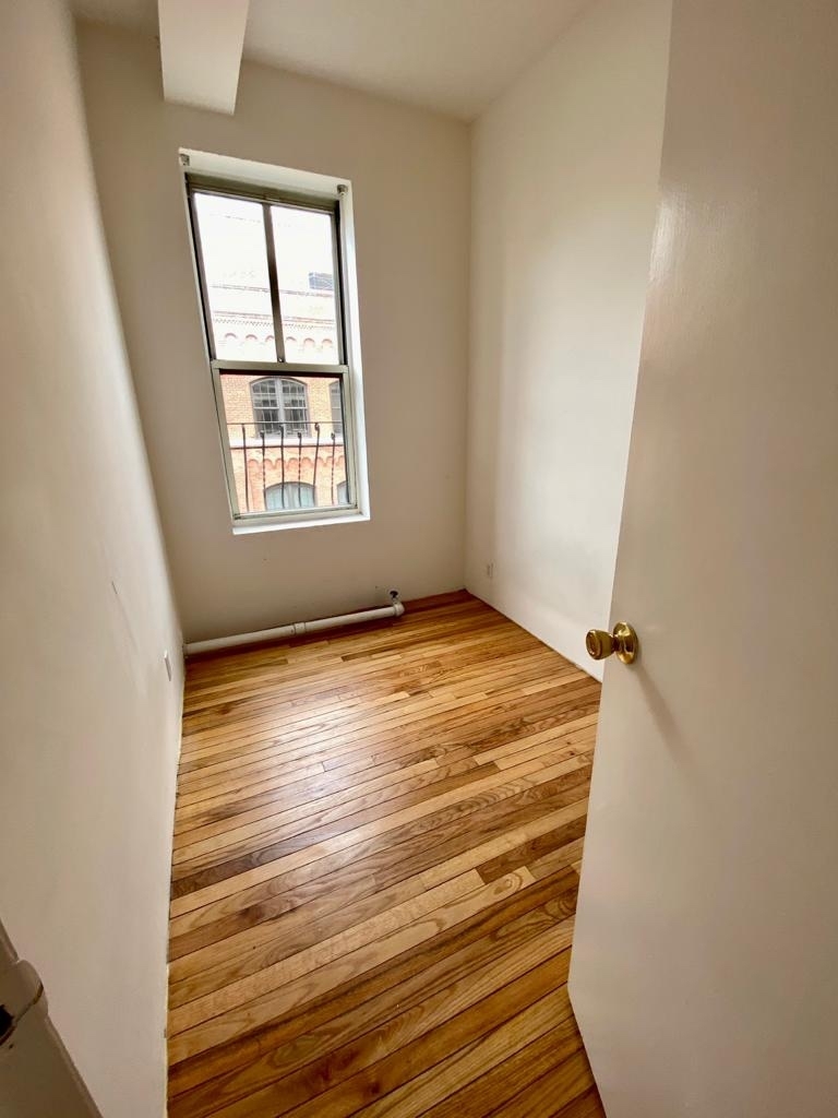 316 Mott Street - Photo 3