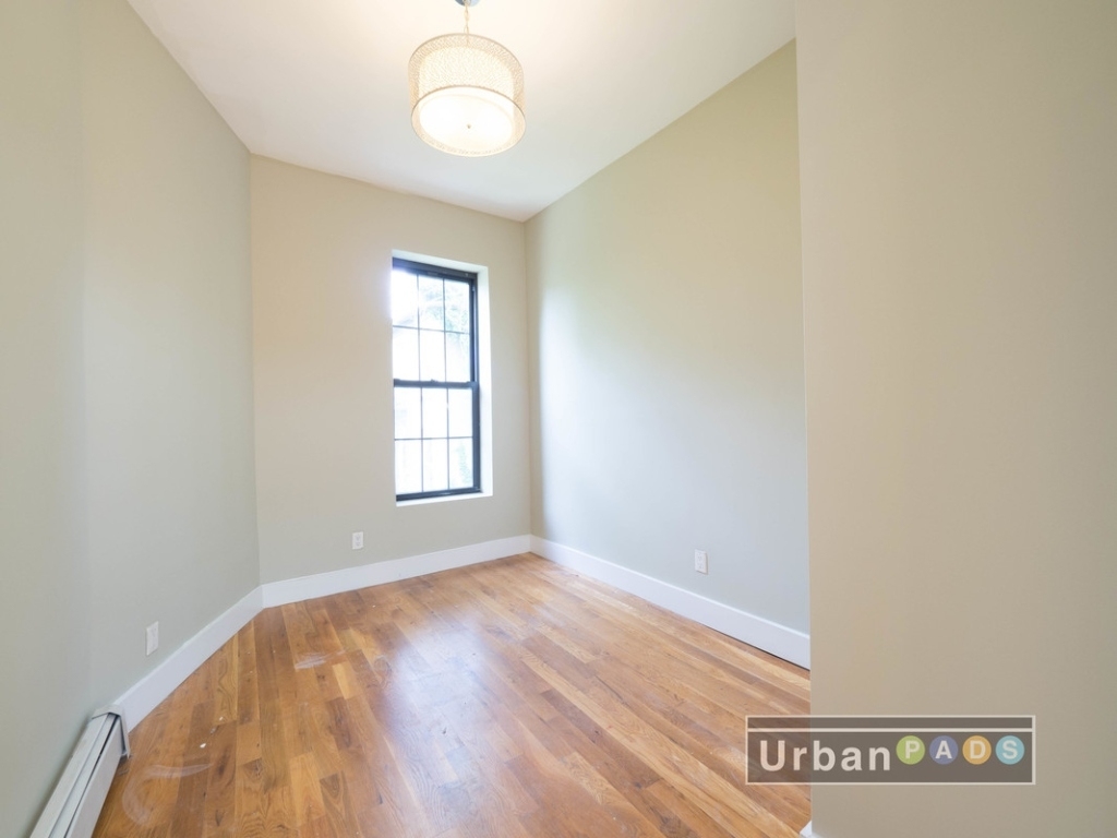 979 Greene Avenue - Photo 7