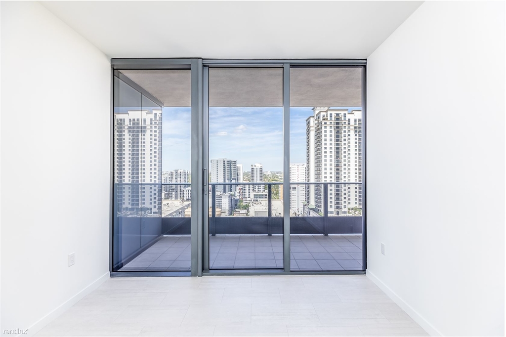 1000 Brickell Plz Unit 2211 - Photo 18