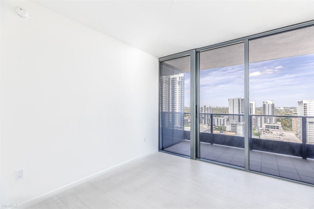 1000 Brickell Plz Unit 2211 - Photo 13