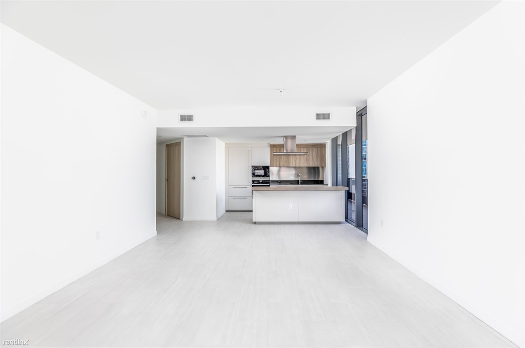 1000 Brickell Plz Unit 2211 - Photo 2