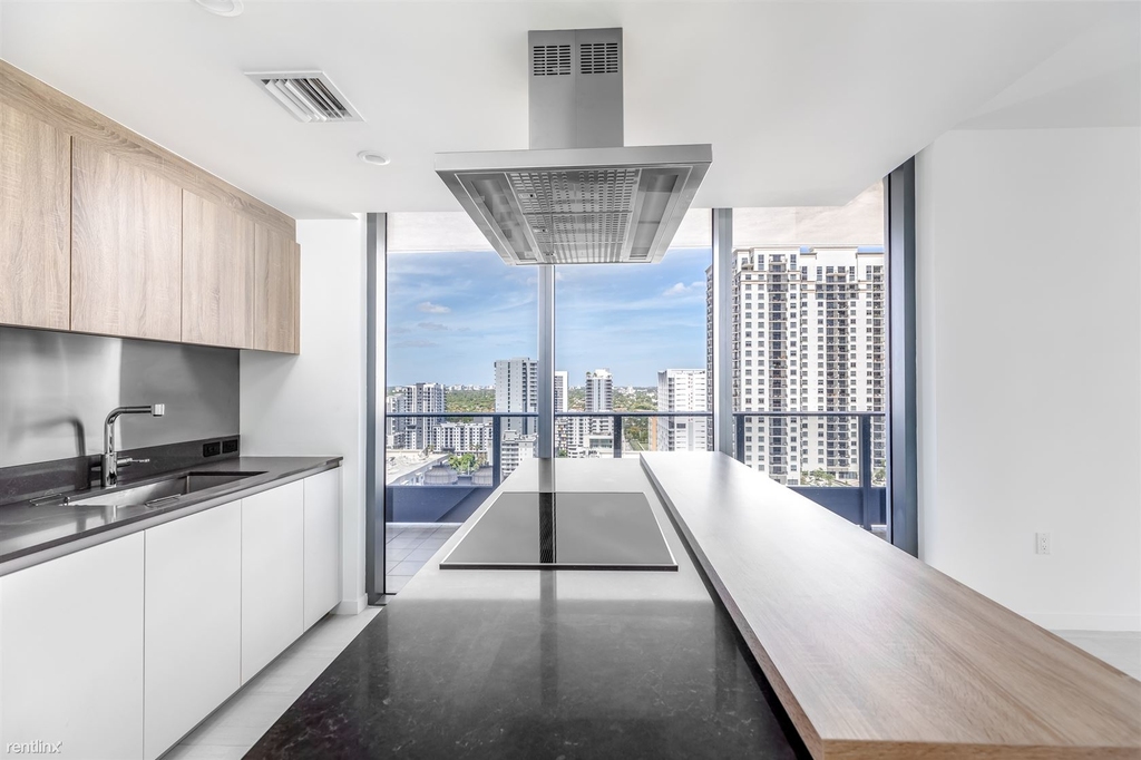 1000 Brickell Plz Unit 2211 - Photo 7