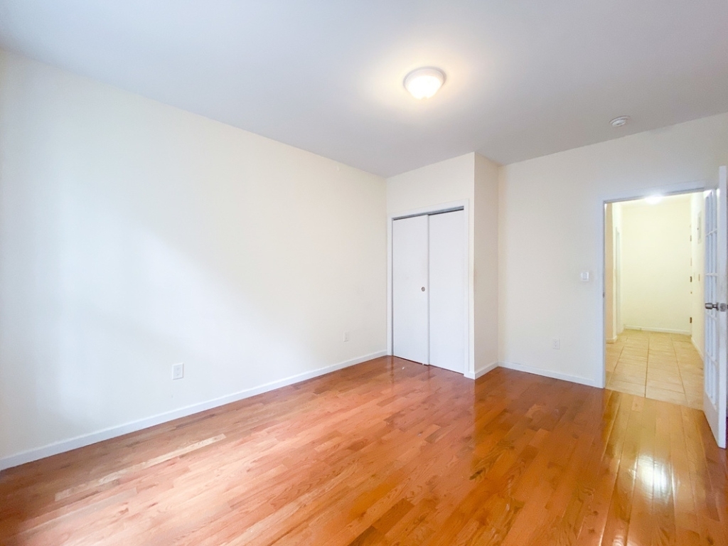 226 East 6th Street - Photo 1