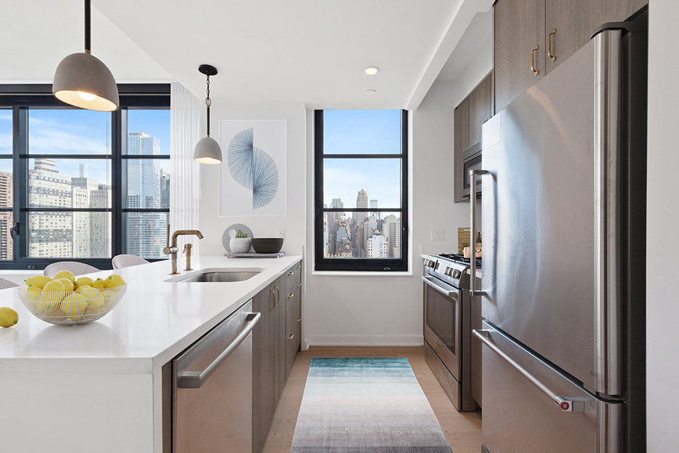 515 West 38th Street - Photo 1