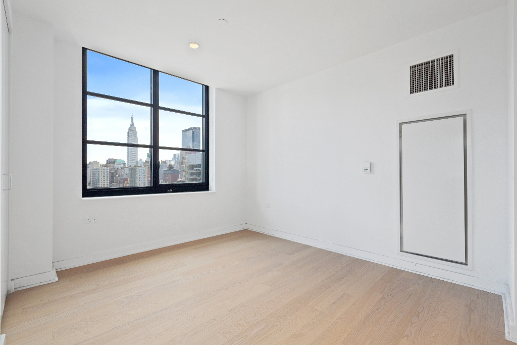 515 West 38th Street - Photo 5