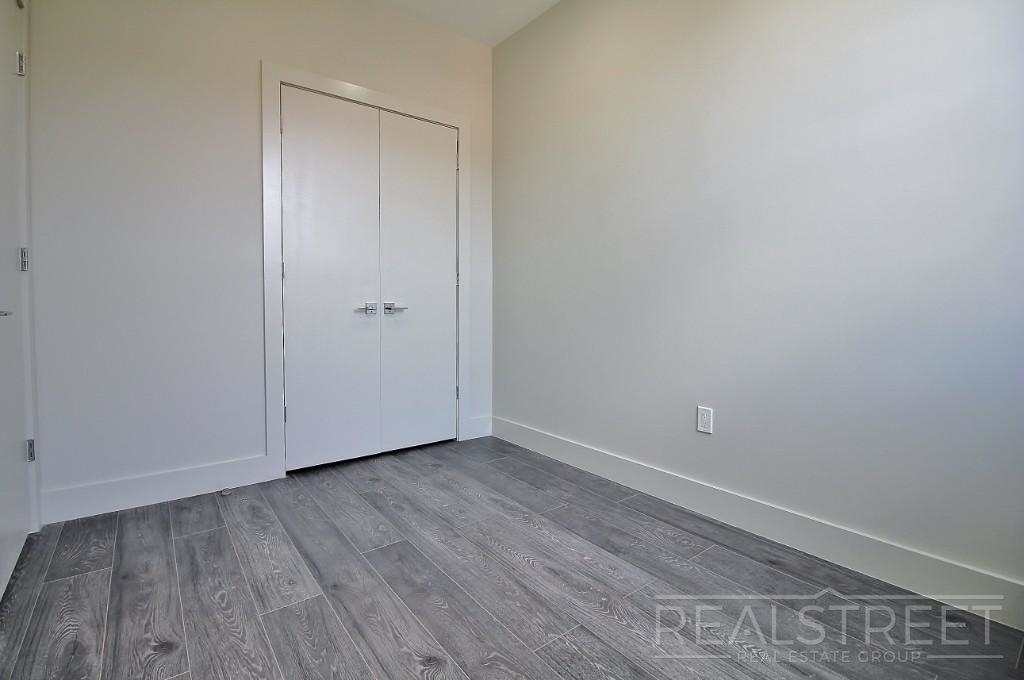 2517 Bedford Ave. - Photo 6