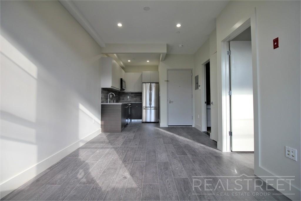 2517 Bedford Ave. - Photo 3