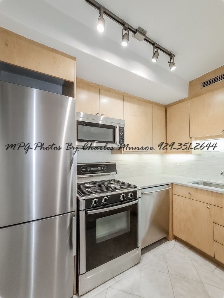 420 East 79th Street - Photo 2