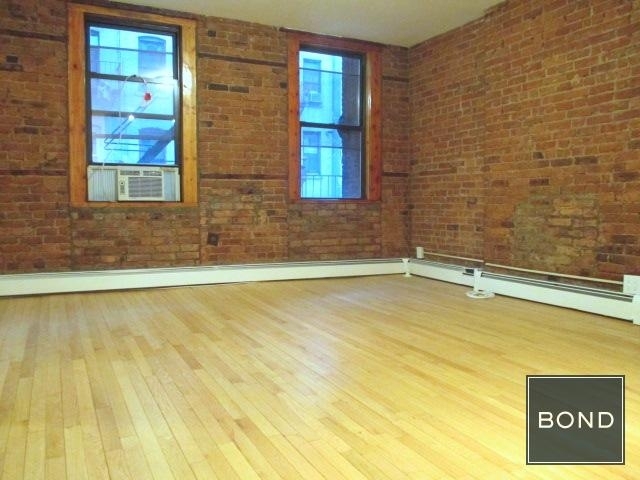 33 Crosby Street - Photo 2