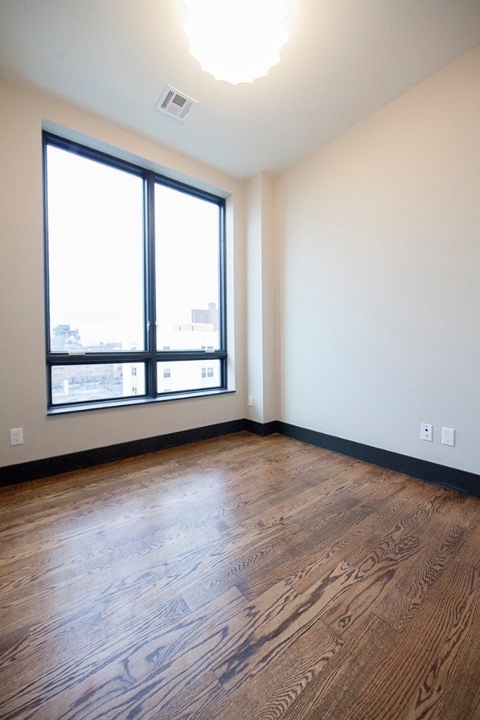 875 Dekalb Avenue - Photo 5