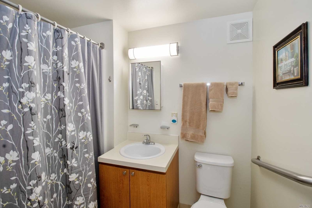 565 Albany Avenue - Photo 14