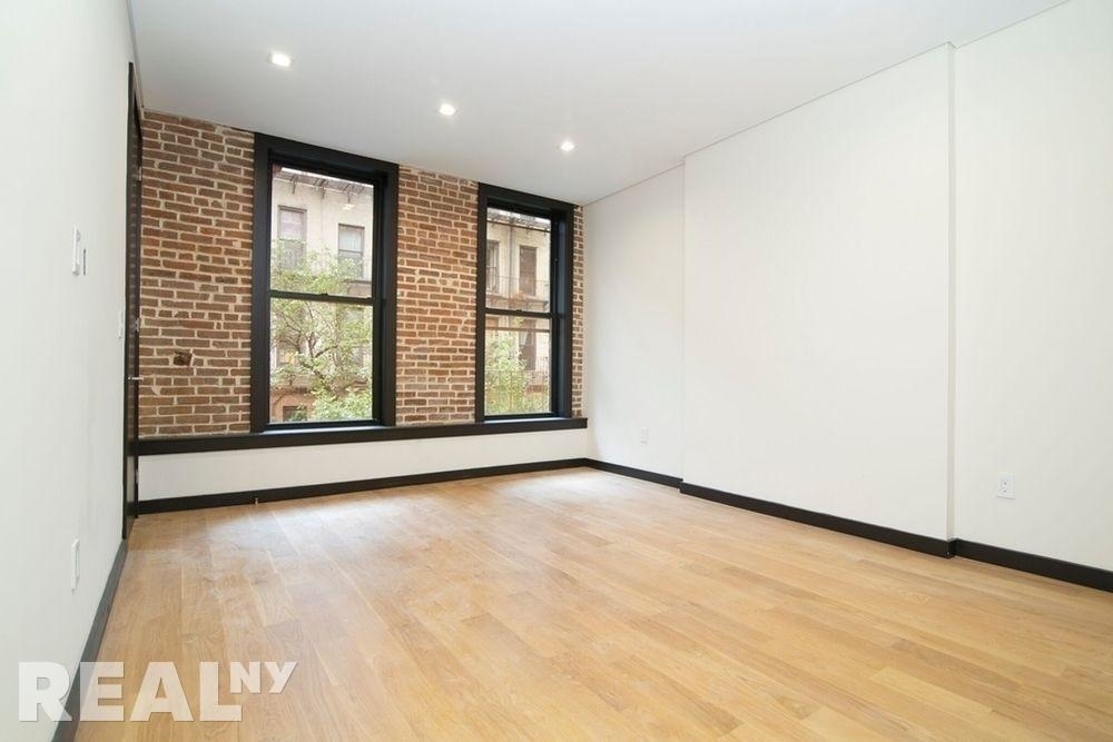 137 Thompson Street - Photo 0