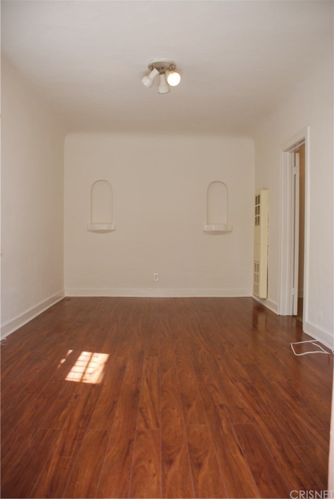 1141 Gordon Street 1/4 - Photo 7