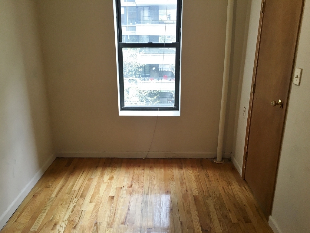 316 East 49th Street - Photo 2