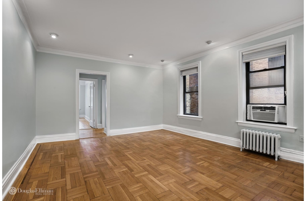 205 East 10th St - Photo 11