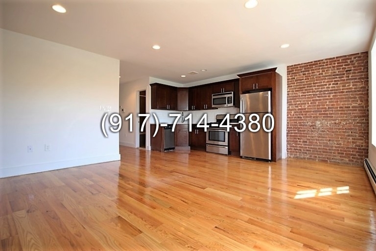 124 Bainbridge Street - Photo 4