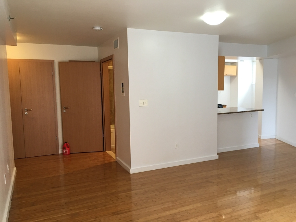 81-14 Queens Boulevard - Photo 9