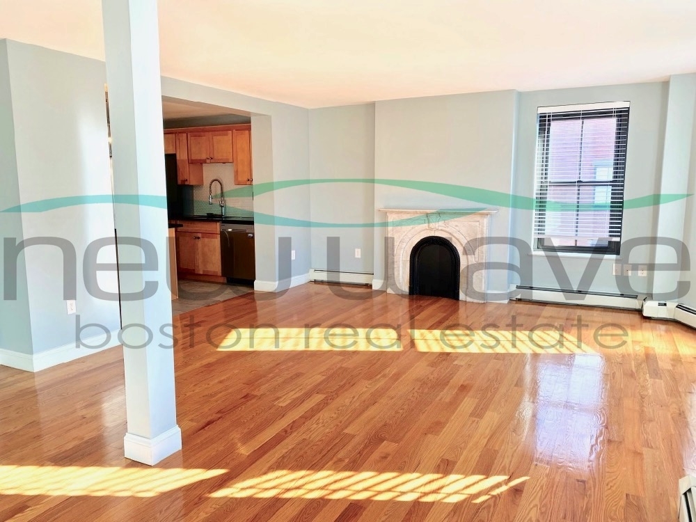 586 Massachusetts Ave. - Photo 12