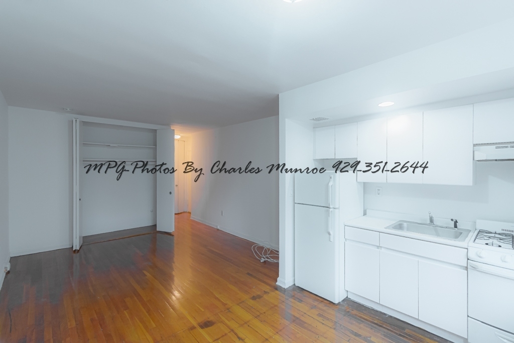 1380 York Avenue - Photo 1