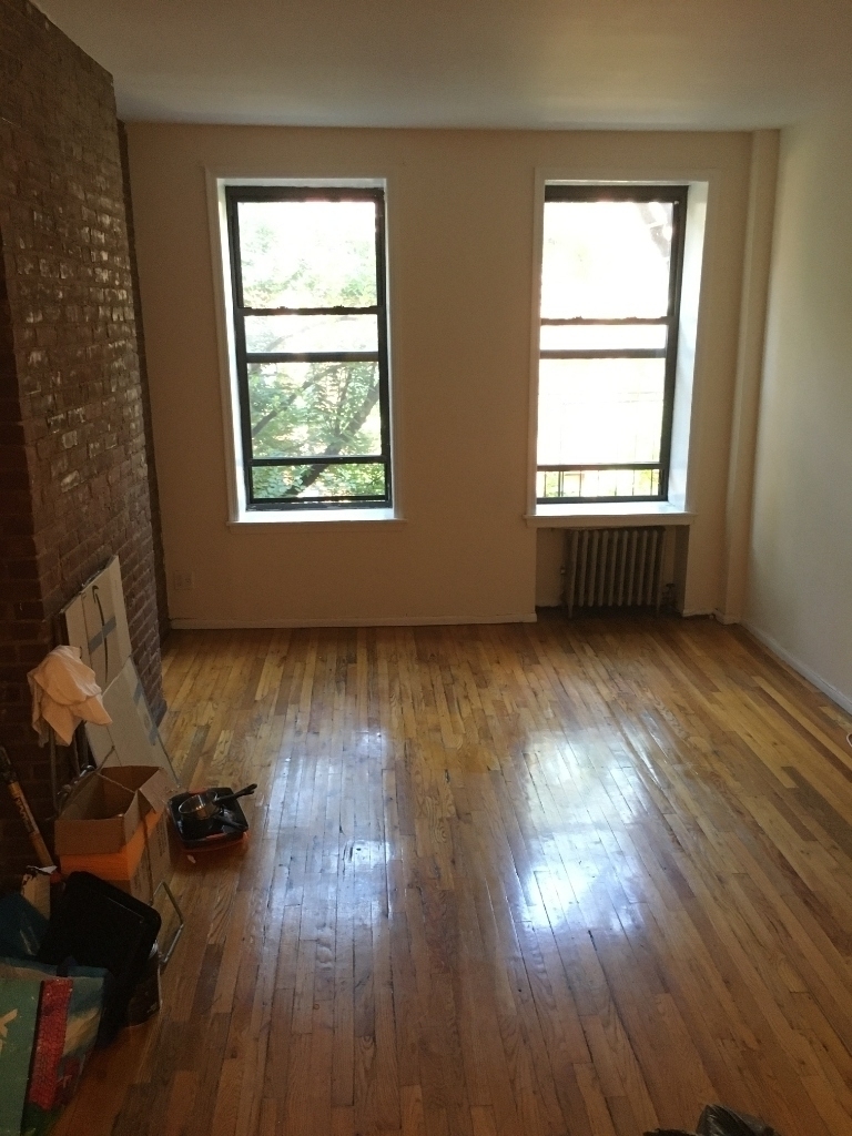 327 E 92nd - Photo 3