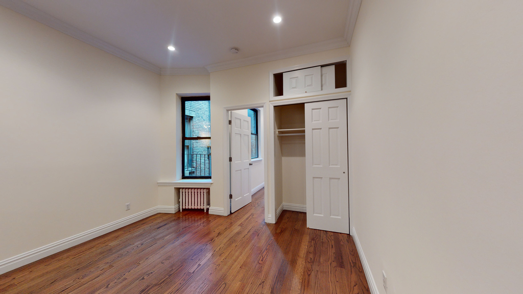 1570 2nd Avenue - Photo 1