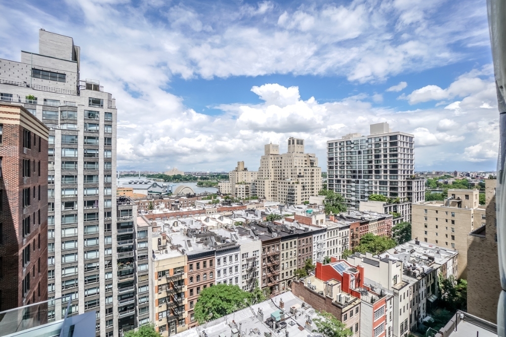 515 East 86th Street - Photo 4