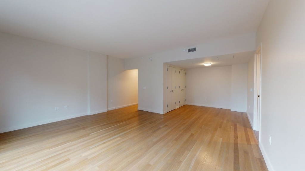 515 East 86th Street - Photo 4