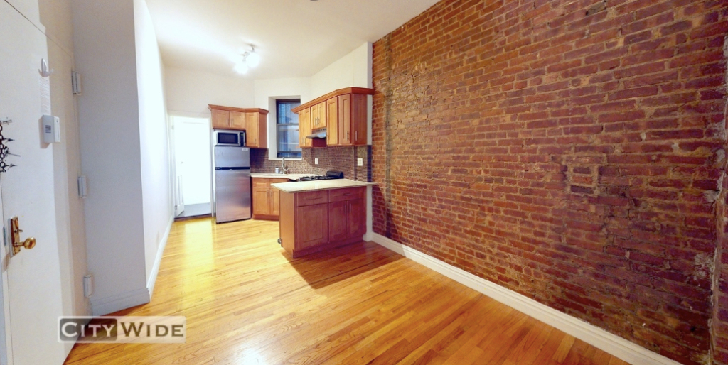 320 East 93rd - Photo 3