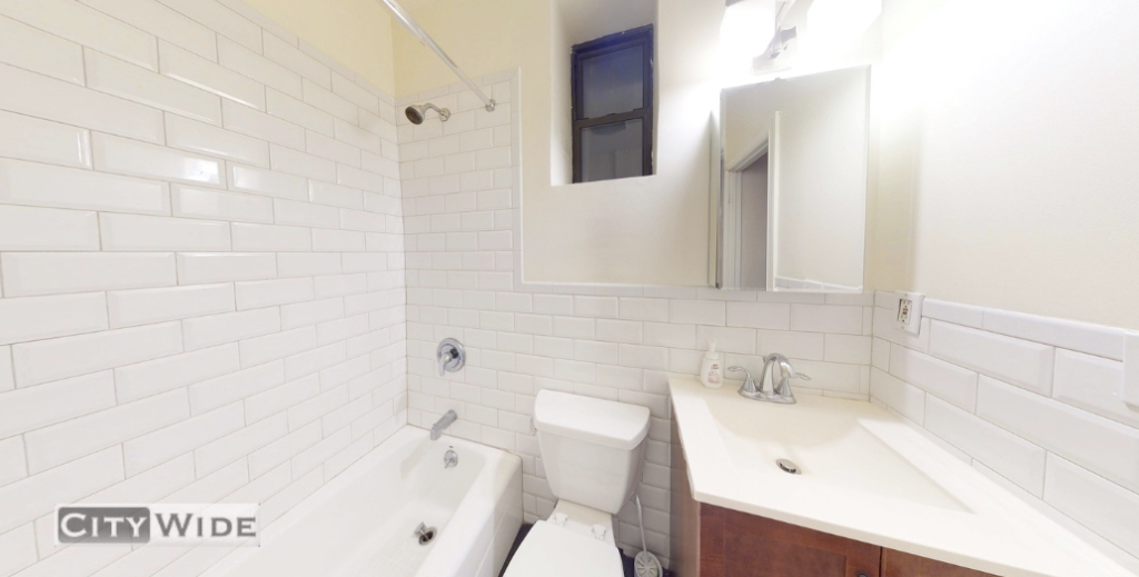 320 East 93rd - Photo 5