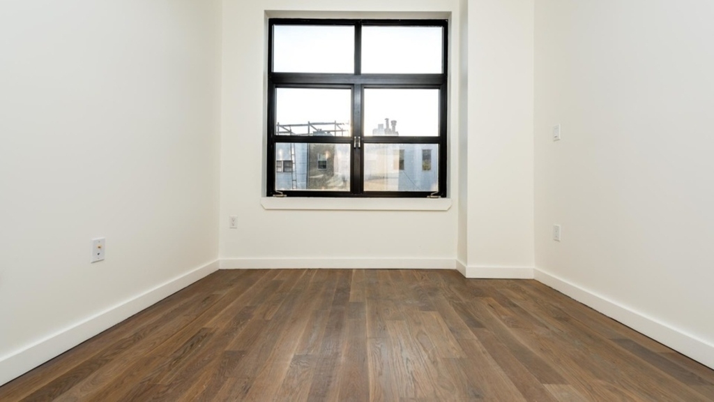 85 Graham Ave - Photo 1