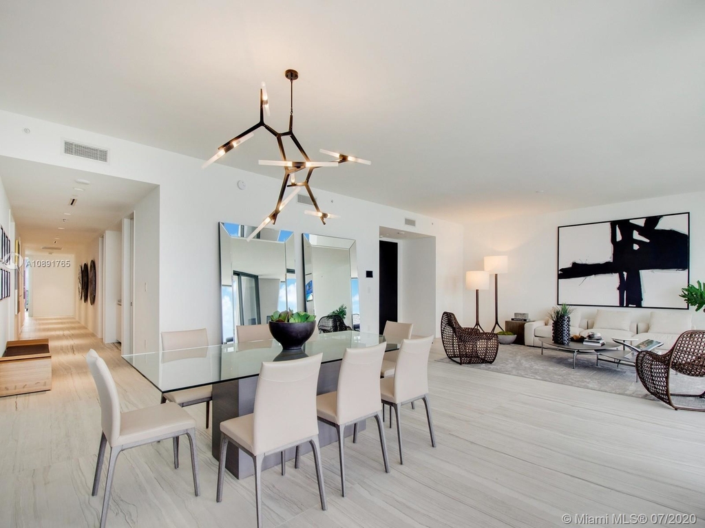 1000 Biscayne Blvd - Photo 2