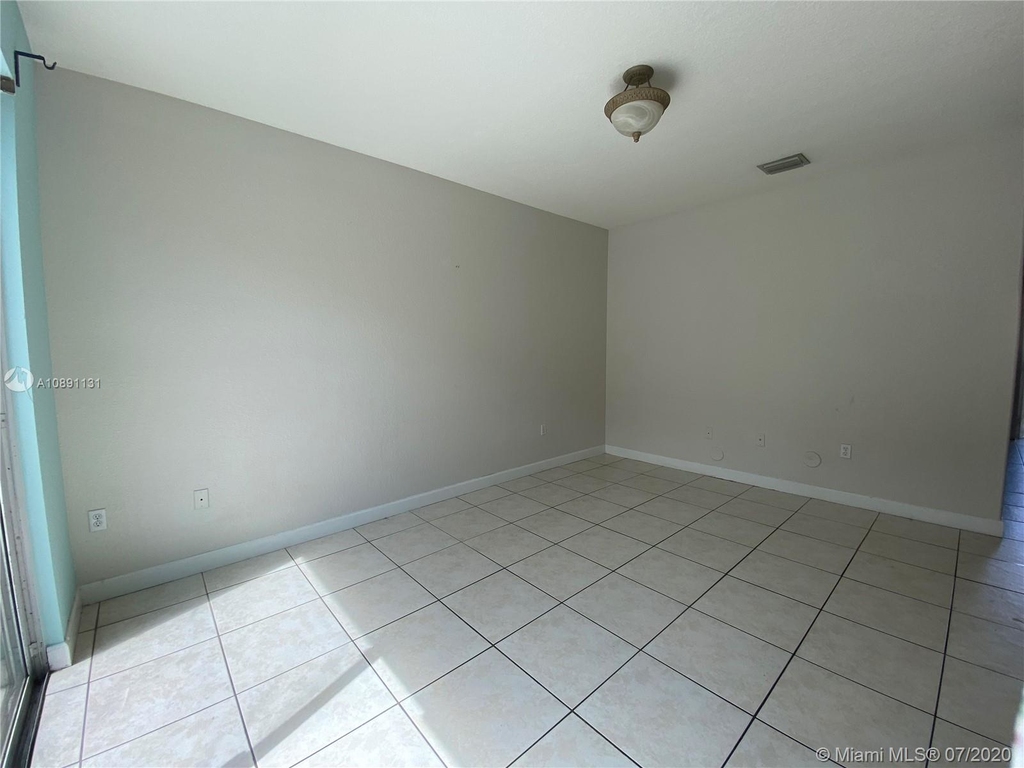 7305 Nw 174th Ter - Photo 6